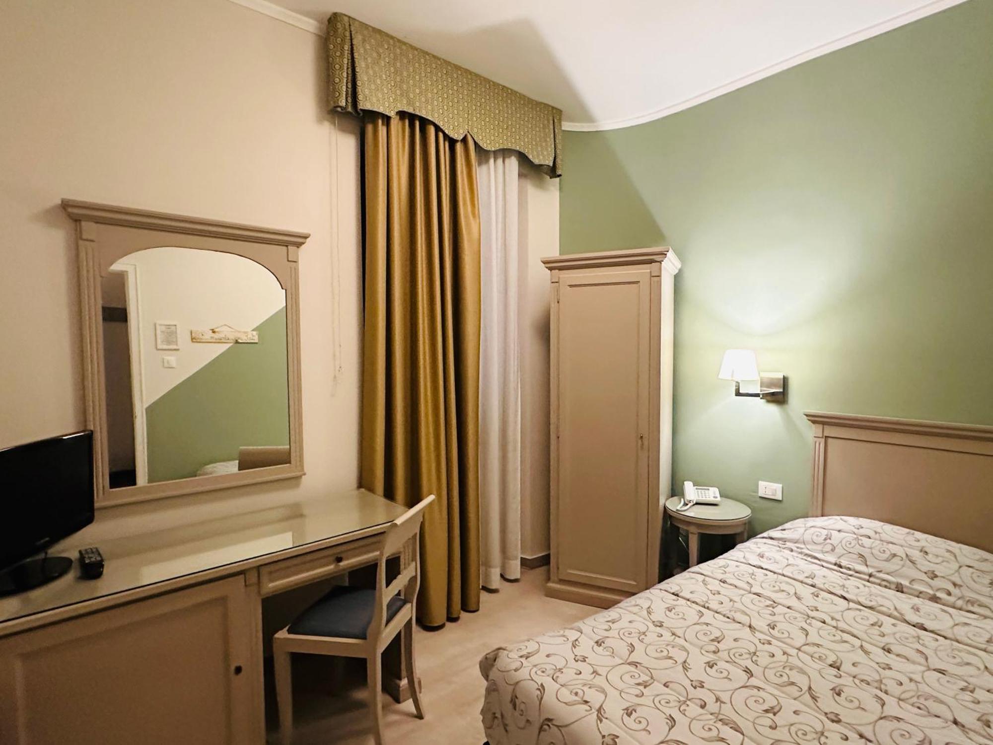 Hotel Bristol ترييستي المظهر الخارجي الصورة