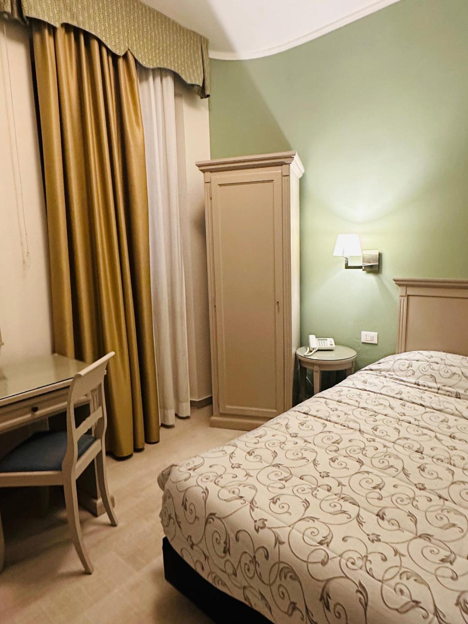 Hotel Bristol ترييستي المظهر الخارجي الصورة